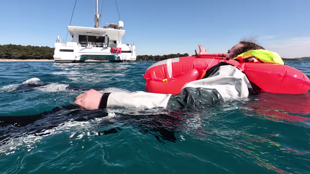 Formula Geschaft -Formula Geschaft sicherheits check sicherheitsausruestung kontrolle rettet leben